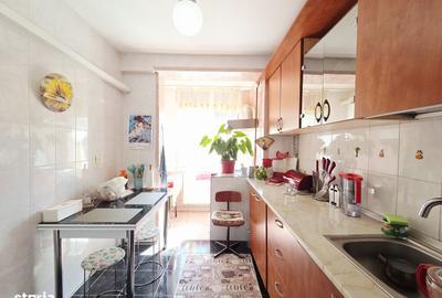 Apartament cu 3 camere semidecomandat, mobilat în Micro 16 - 9