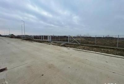 Teren de 2300 mp, în Torontalului
