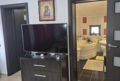 Casă cu 6 camere cu Teren 2106 Mp în Piatra - 8