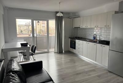Apartament cu 3 camere decomandat în Micro 3 - 6