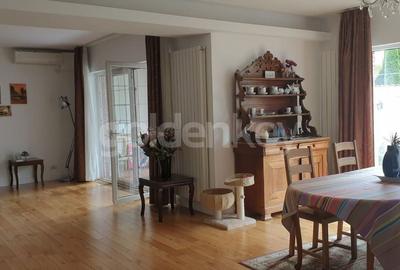 Casă cu 8 camere cu Teren 200 Mp în Central - 9