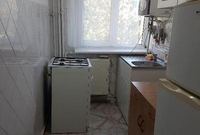 Apartament doua camere, nedecomandat, etaj doi, liber, pe Stadionului - 12