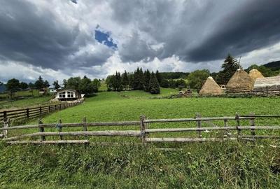 Teren intravilan 2470 mp cu vedere către munte!