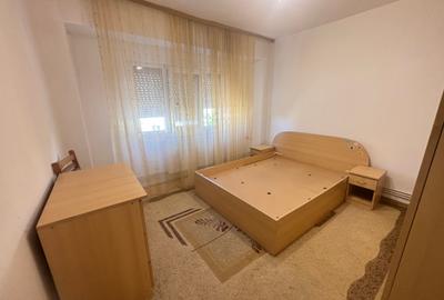 Închiriez apartament cu două camere în zona Soarelui 360 euro - 2