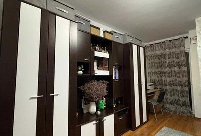 Garsonieră decomandată în Baza 3 - 6