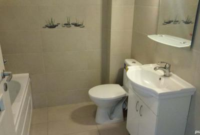 Apartament cu 2 camere decomandat în Apărătorii Patriei