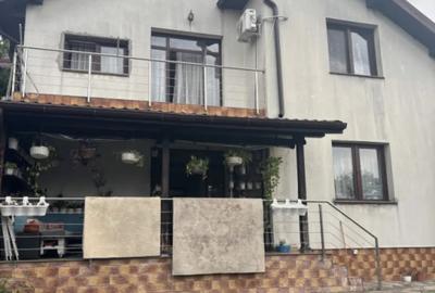 Casă cu 7 camere cu Teren 518 Mp în Cârcea - 9