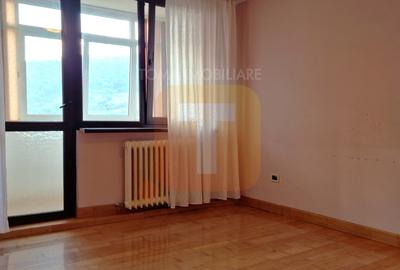 Apartament 4 camere – Mihai Viteazu, Piatra Neamț | Etaj 7/10, vedere panoramică - 7
