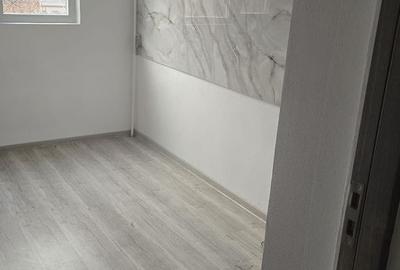 Apartament cu 3 camere semidecomandat în Micălaca