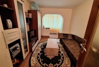 Apartament cu 3 camere decomandat în Narcisa