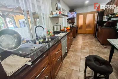 Casă cu 8 camere cu Canalizare în Girocului - 6