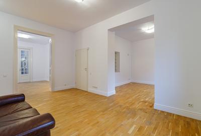 Casă individuală cu 7 camere cu Canalizare în Floreasca