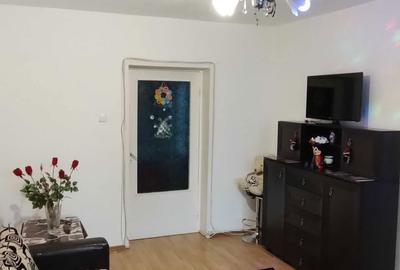 Apartament cu 2 camere decomandat în Triaj - 2