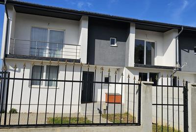 Casa insiruita -120mp- 200mp suprafata teren- 2 bai - 4 dormitoare- Casa insiruita -120mp- 200mp suprafata teren- 2 bai - 4 dormitoare- - 7