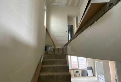 Casă cu 4 camere cu Teren 300 Mp în Central