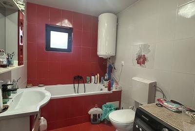 Casă cu 5 camere cu Teren 3784 Mp în Cornești - 3