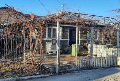 Casă cu 4 camere cu Teren 800 Mp în Păulești - 8