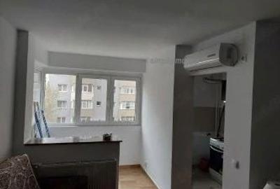 Garsonieră decomandată, mobilată în 1 Decembrie 1918 - 1