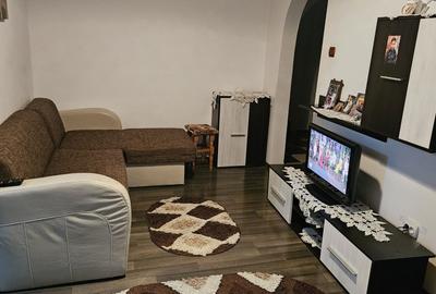 Apartament cu 3 camere semidecomandat în Central - 4