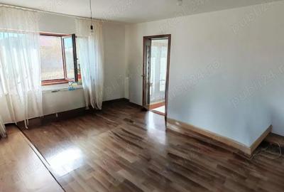 Casă cu 5 camere cu Teren 1644 Mp în Văcărești - 3