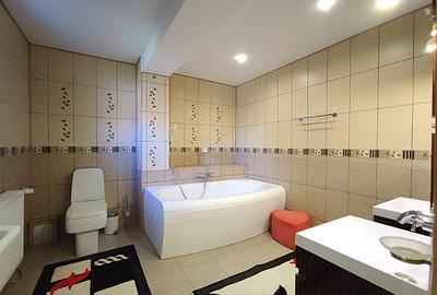 Casa 4 camere, mobilata si utilata lux, KM 5 - 6