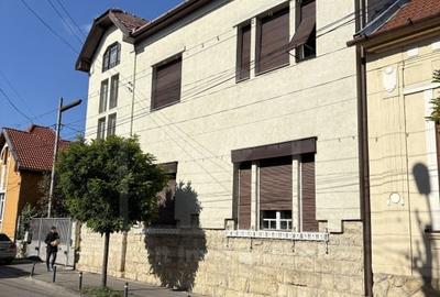 Apartament cu 5 camere semidecomandat în Central - 3