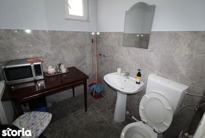 Spațiu comercial, de 44 mp, în Central - 3