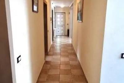 Casă cu Canalizare în Central - 17