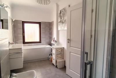 Casă cu 4 camere în Central - 23