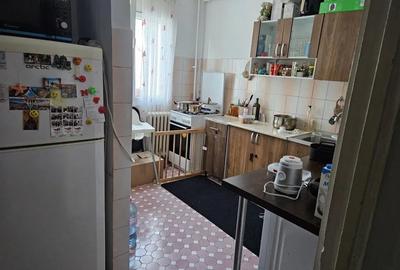 Apartament 2 camere, decomandat, 49 mp, metrou, 1 Decembrie 1918 - 3