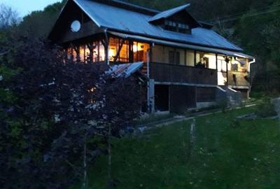 Casă cu 2 camere cu Teren 1800 Mp în Posești - 5