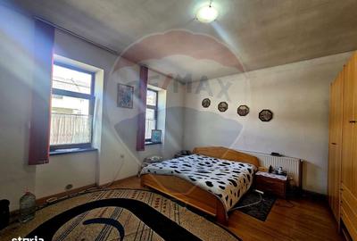 Casă cu 4 camere în Central - 6