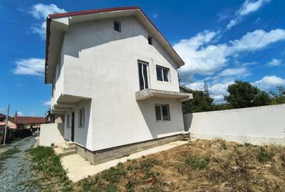 Navodari-casa P+1 5 camere la gri - 2