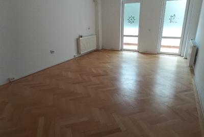 Casă cu 9 camere cu Canalizare în Dorobanți - 10