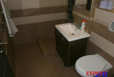 Apartament 2 camere decomandat de lux , zona Centrala - 1