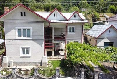 Casă cu 4 camere cu Teren 107 Mp în Runcu - 2
