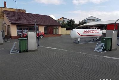 Inchiriez spa?iu comercial si statie GPL Andrei Saguna colt cu Kogalniceanu in curte la spalatorie - 1
