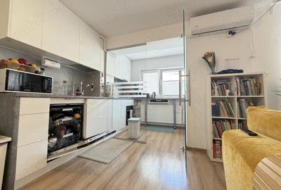 Apartament cu 4 camere decomandat în Central - 1