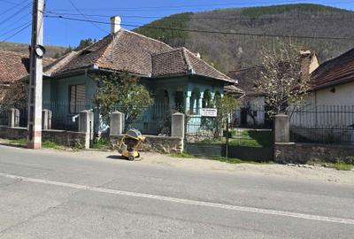 Casă cu 4 camere în Galeș - 1