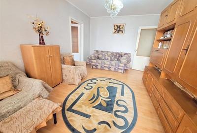 Apartament 2 camere semidecomandat , zona Milcov