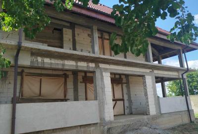 Casă cu 4 camere în Amara - 1
