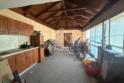 Casă cu 5 camere cu Canalizare în Central