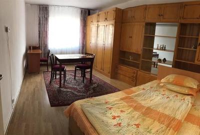 Apartament cu 2 camere decomandat, mobilat în Zorilor