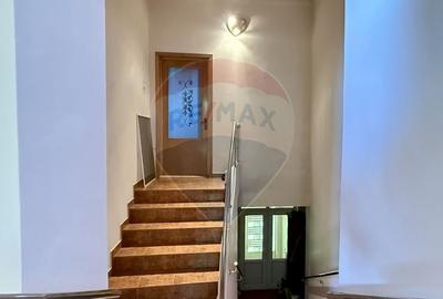 Casa / Vila cu 9 camere de vanzare in zona Peninsula - 14