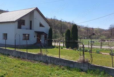 Casă cu 5 camere în Ampoița - 9