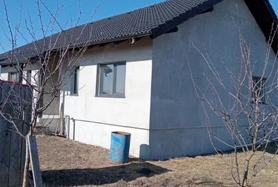 Casă individuală cu 3 camere cu Canalizare în Sânpetru - 3