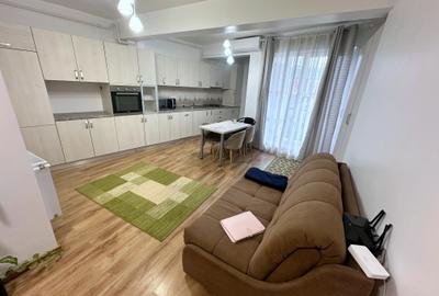 Apartament cu 2 camere semidecomandat, mobilat în Central