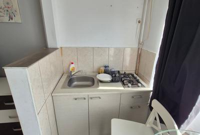 2 Cam-Aradului-3 Min Iulius Town--Mobilat-Centrala-Balcon--Aer conditionat-54 MP - 13