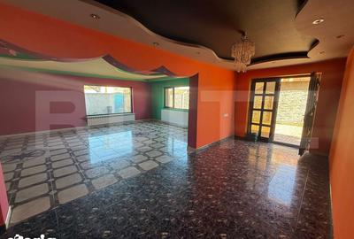Casă cu 9 camere cu Teren 1000 Mp în Comișani - 3