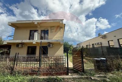 Casa de vanzare in Eforie Sud la 50m de plaja - 1